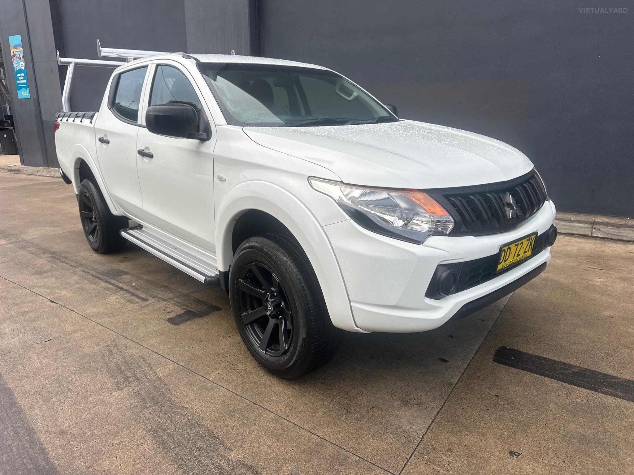 MITSUBISHI TRITON MQ MY17 GLX+ UTILITY DOUBLE CAB 4DR SPTS AUTO 5SP 4X4 985KG 2.4DT image 17