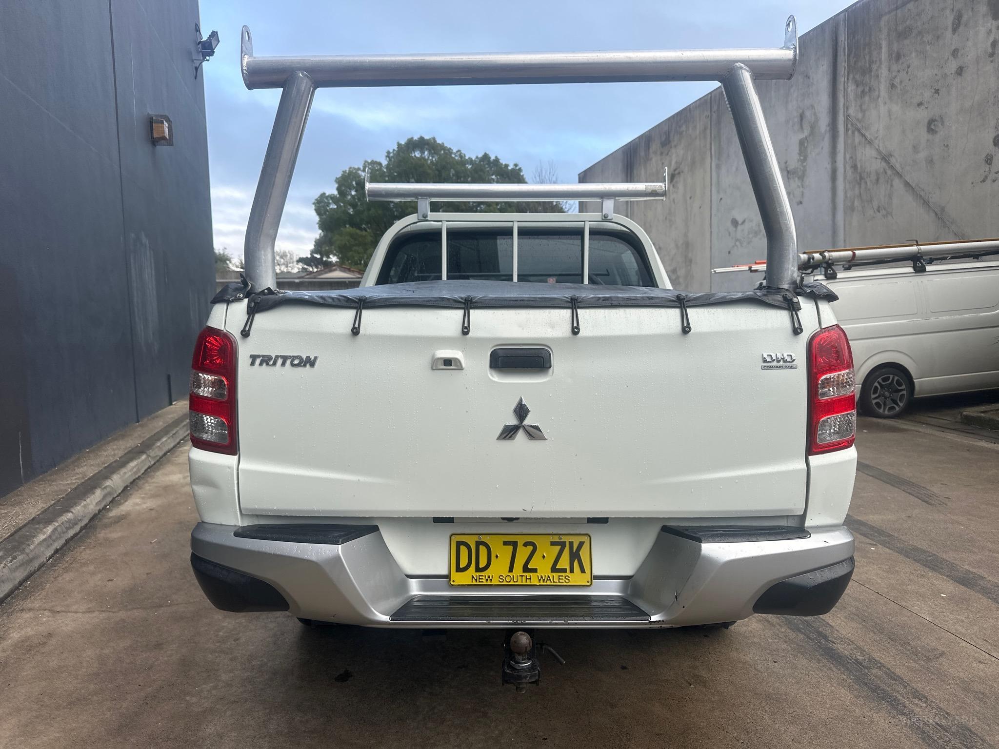 MITSUBISHI TRITON MQ MY17 GLX+ UTILITY DOUBLE CAB 4DR SPTS AUTO 5SP 4X4 985KG 2.4DT image 5