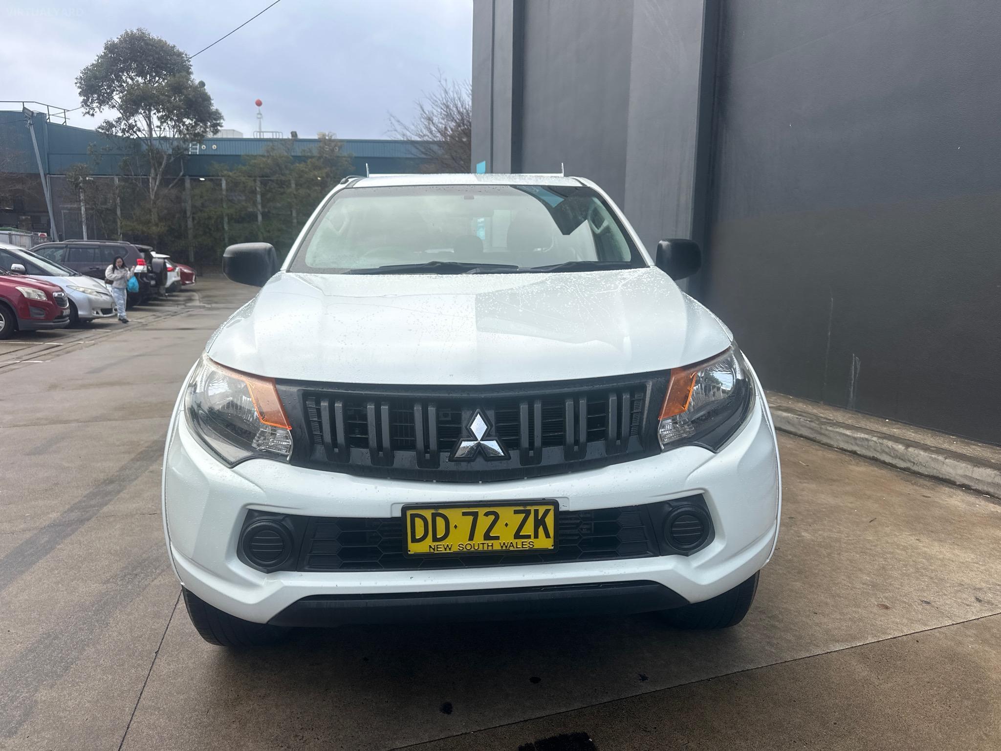 MITSUBISHI TRITON MQ MY17 GLX+ UTILITY DOUBLE CAB 4DR SPTS AUTO 5SP 4X4 985KG 2.4DT image 9