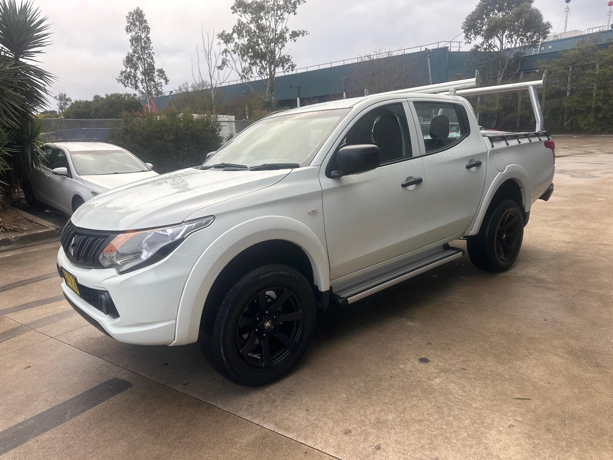 MITSUBISHI TRITON MQ MY17 GLX+ UTILITY DOUBLE CAB 4DR SPTS AUTO 5SP 4X4 985KG 2.4DT image 7