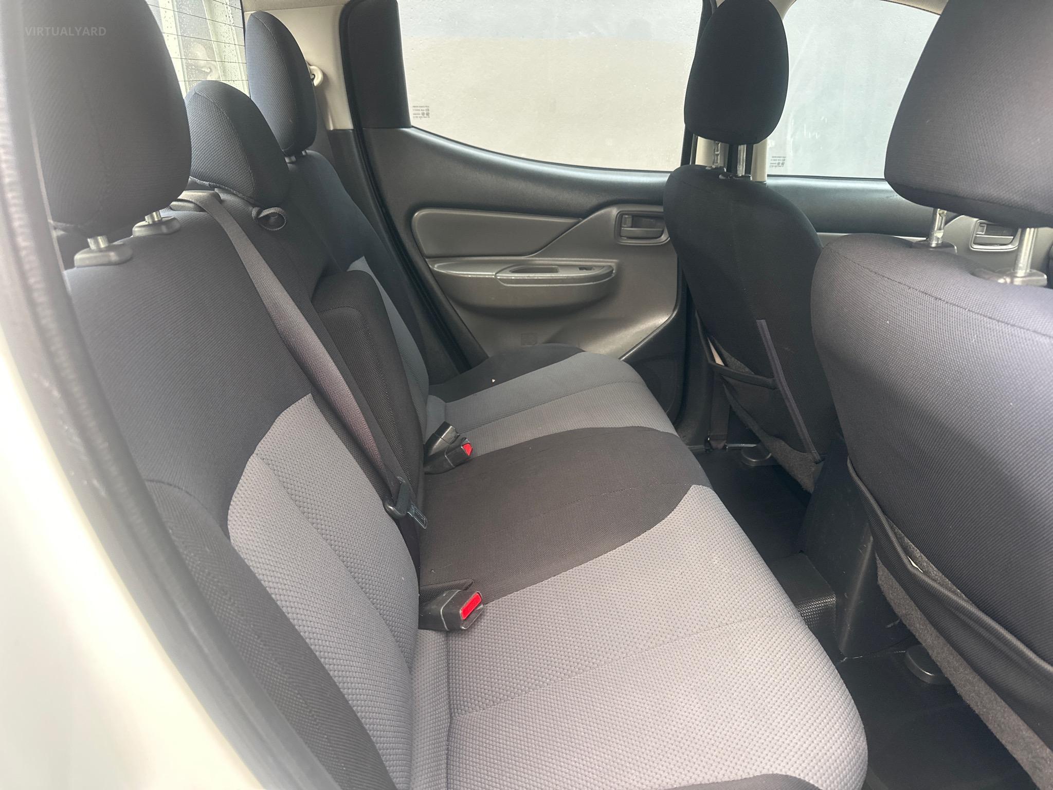 MITSUBISHI TRITON MQ MY17 GLX+ UTILITY DOUBLE CAB 4DR SPTS AUTO 5SP 4X4 985KG 2.4DT image 11