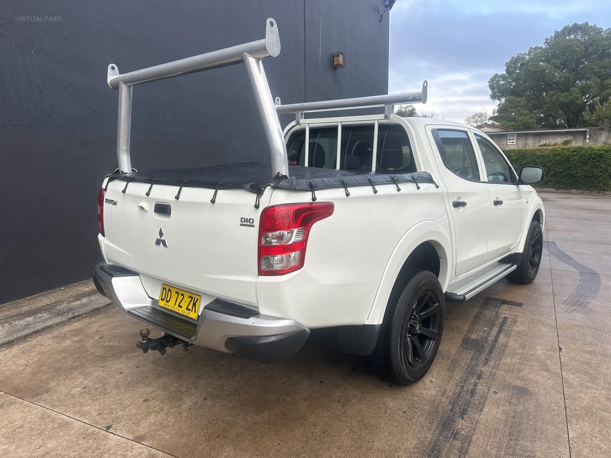 MITSUBISHI TRITON MQ MY17 GLX+ UTILITY DOUBLE CAB 4DR SPTS AUTO 5SP 4X4 985KG 2.4DT image 4