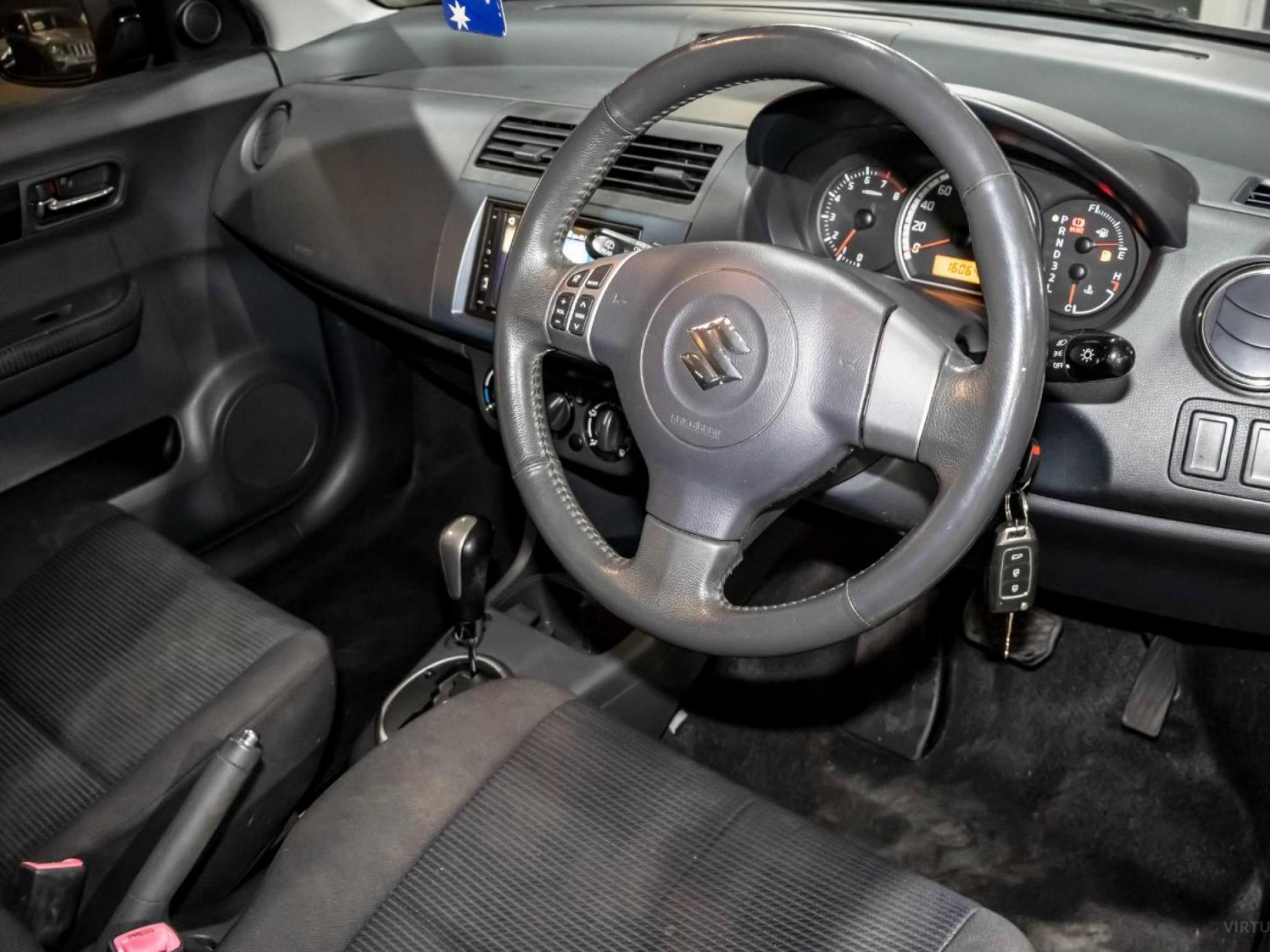 SUZUKI SWIFT