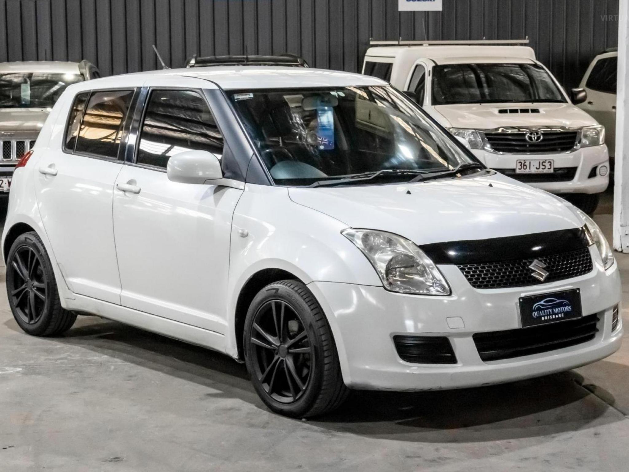 SUZUKI SWIFT
