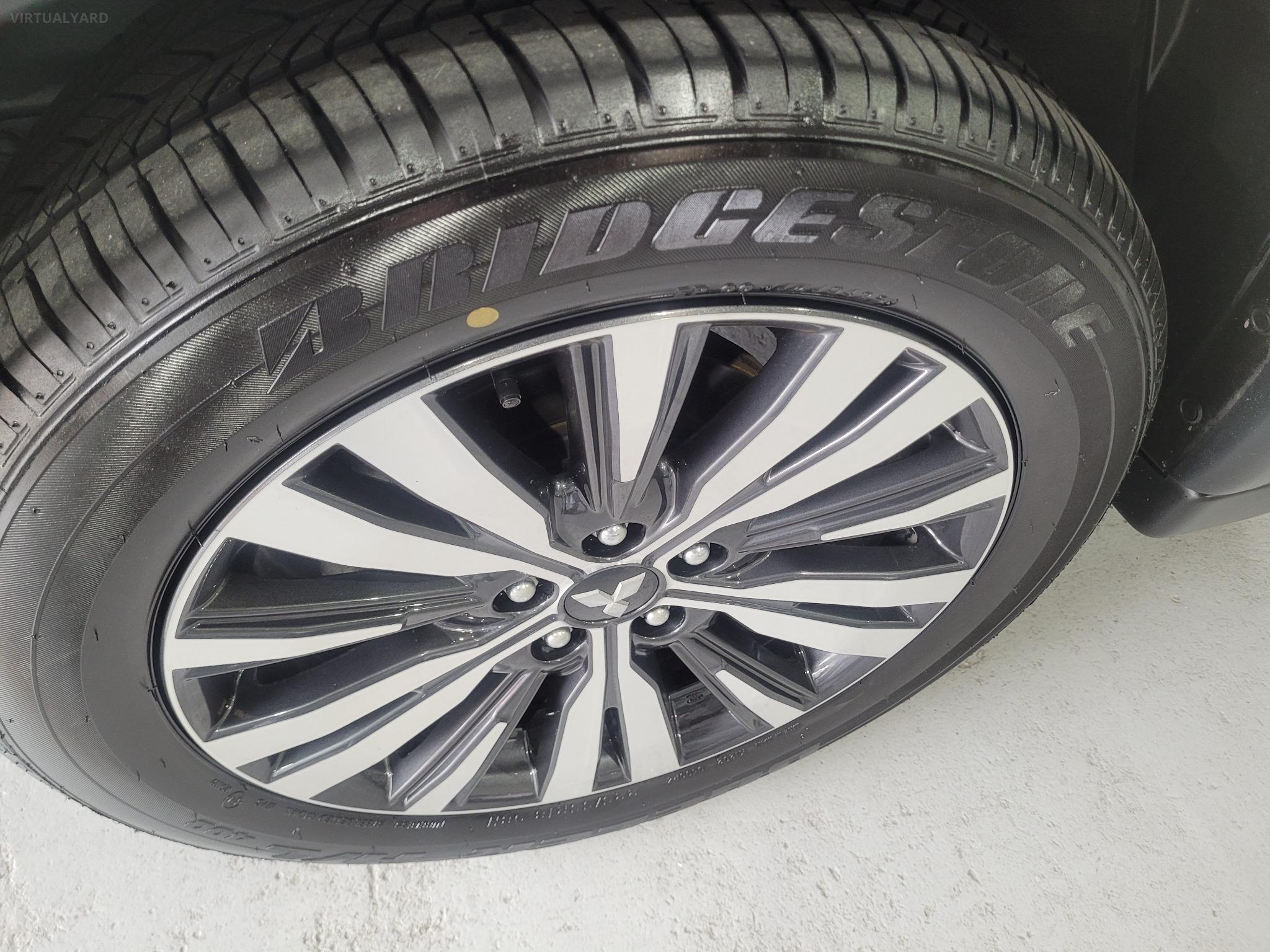 MITSUBISHI OUTLANDER 7 SEATER