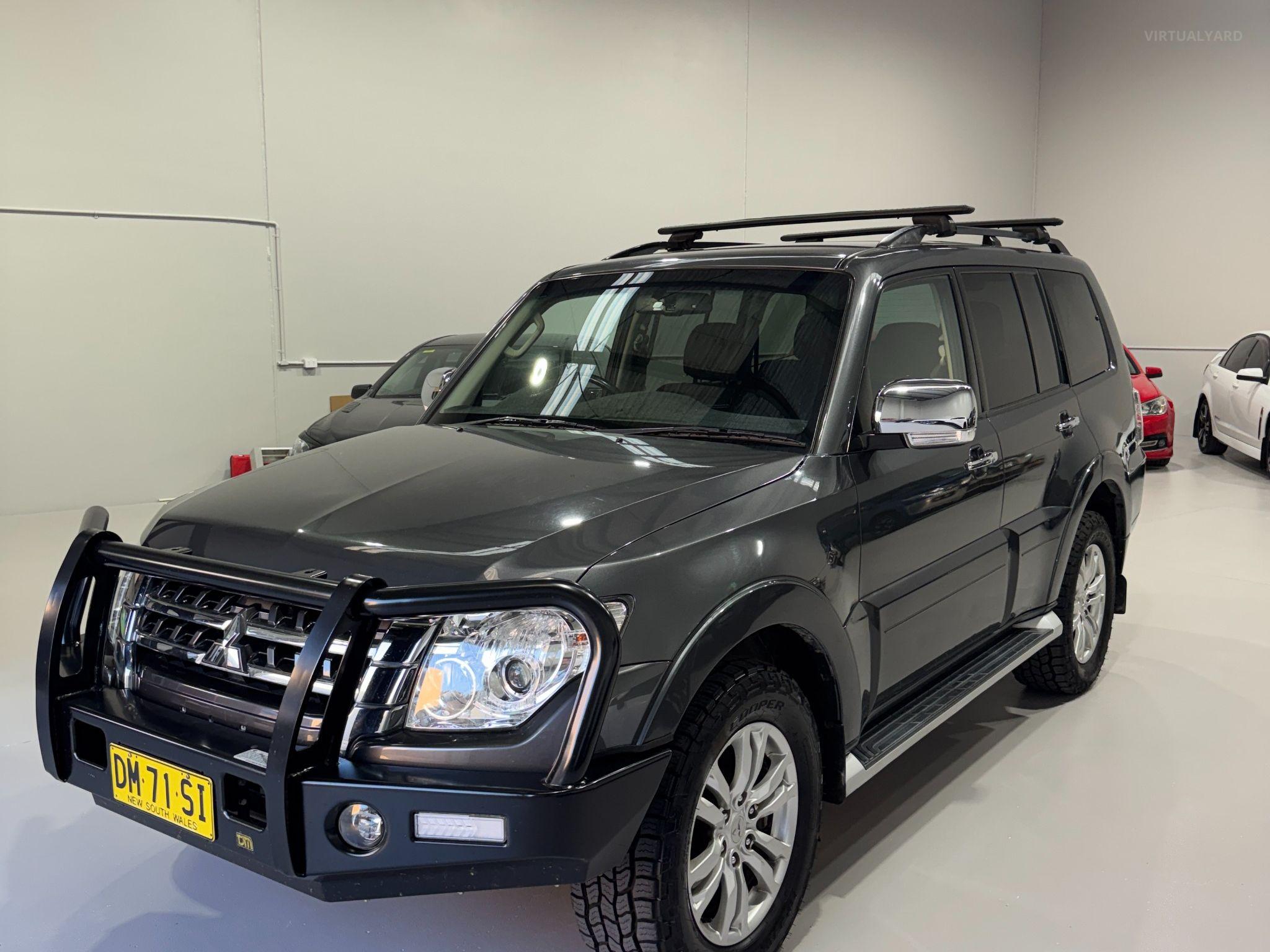 MITSUBISHI PAJERO