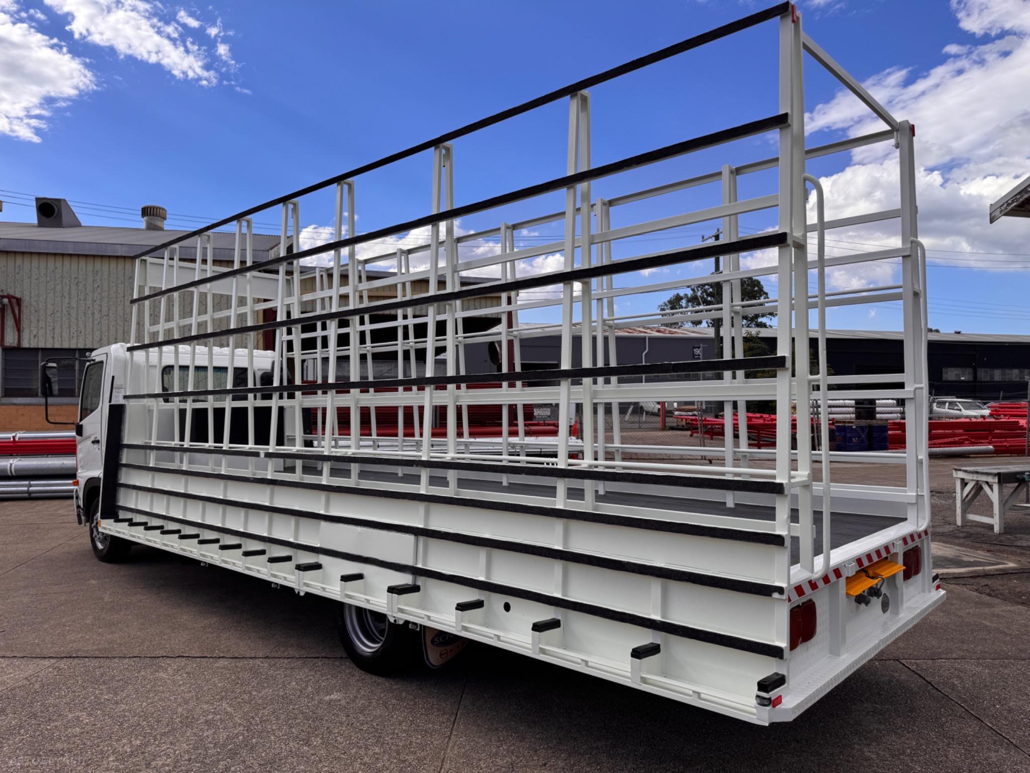 HINO 500 SERIES 1018 Glass Stone Transporter