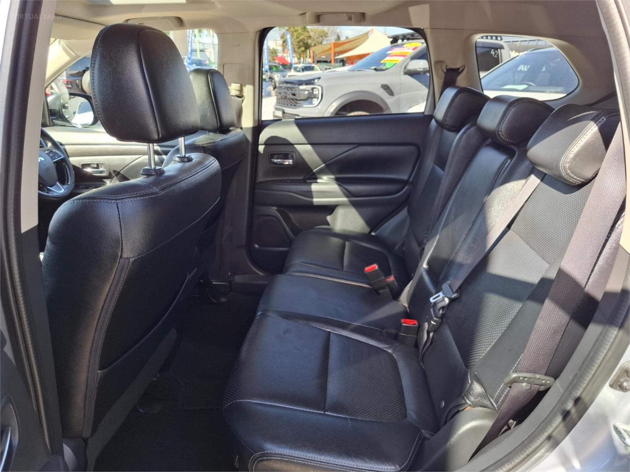 2016 MITSUBISHI OUTLANDER ZK EXCEED WAGON 7ST 5DR SPTS AUTO 6SP 4WD 2.2DT [MY16] image 23