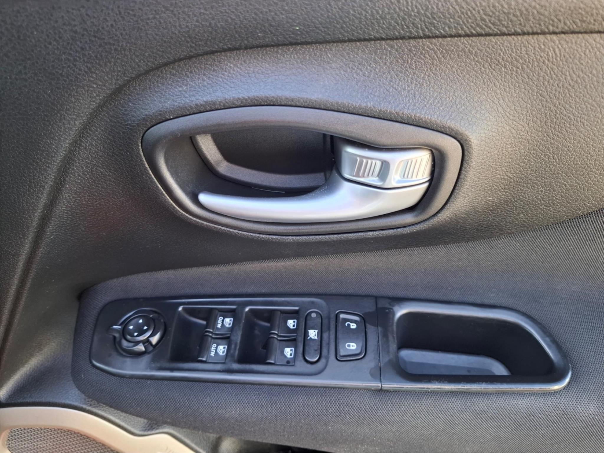 2016 JEEP RENEGADE BU SPORT HATCHBACK 5DR DDCT 6SP 1.4T [MY16] image 19