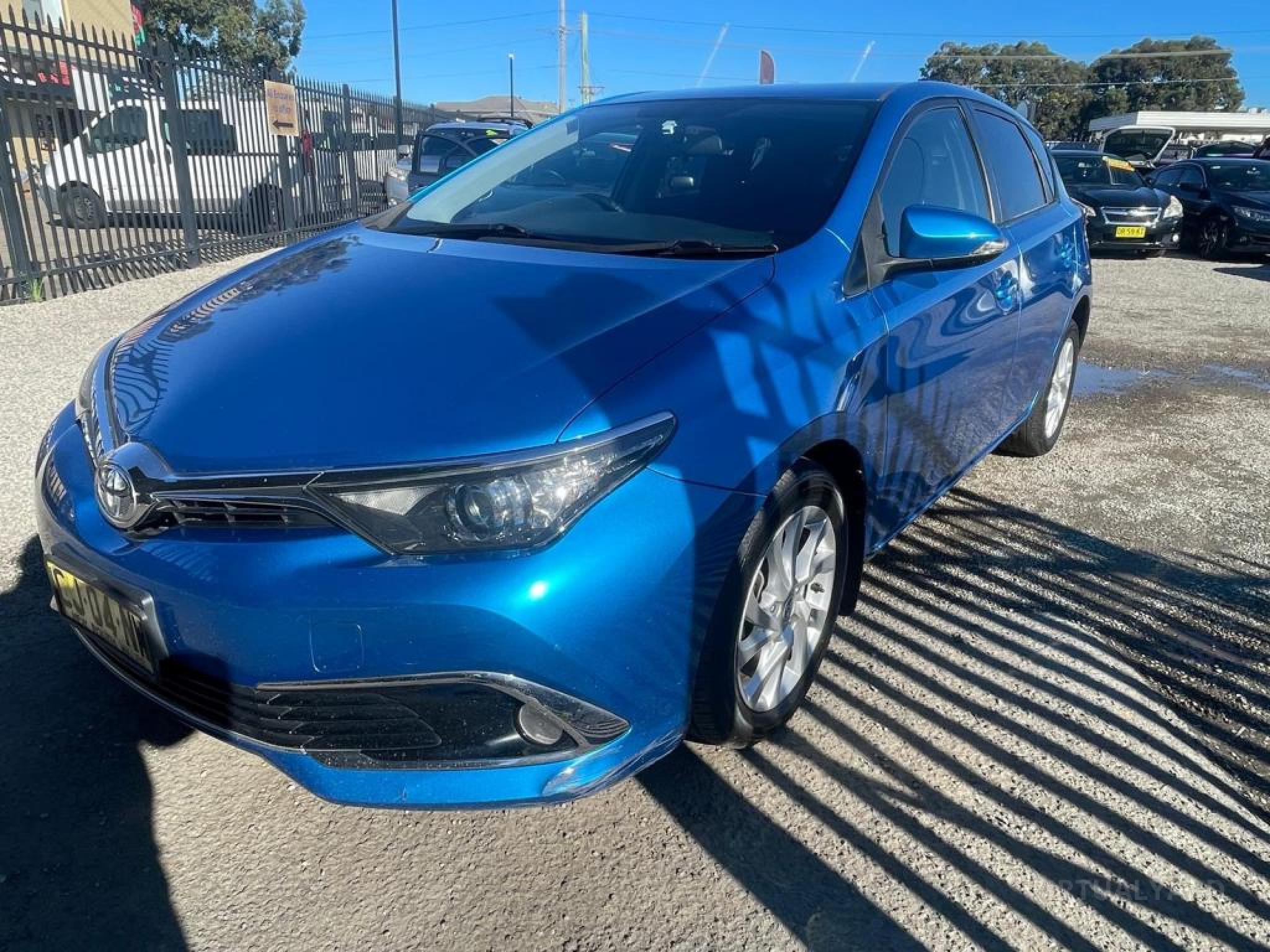 TOYOTA COROLLA