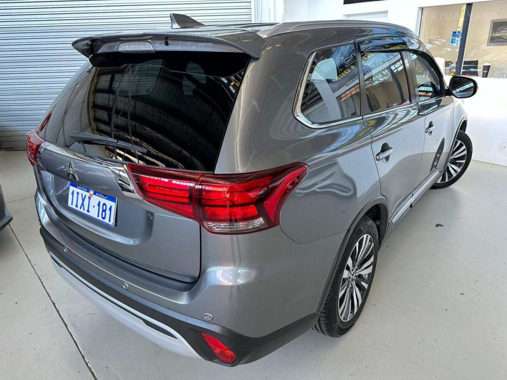 MITSUBISHI OUTLANDER