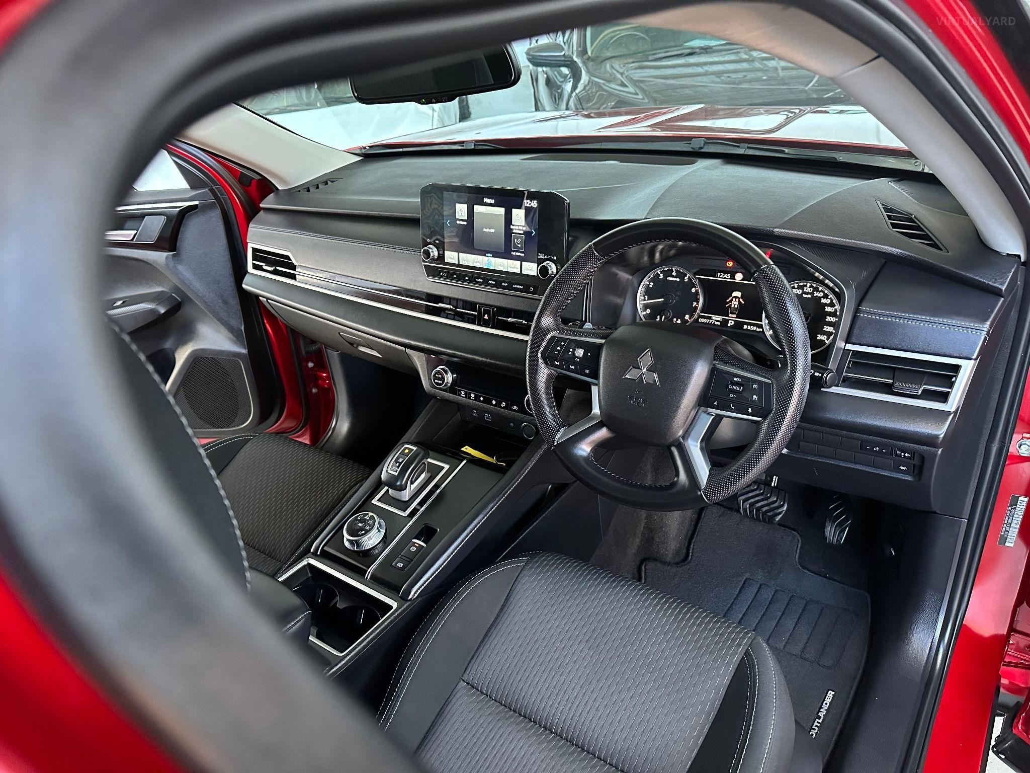 MITSUBISHI OUTLANDER