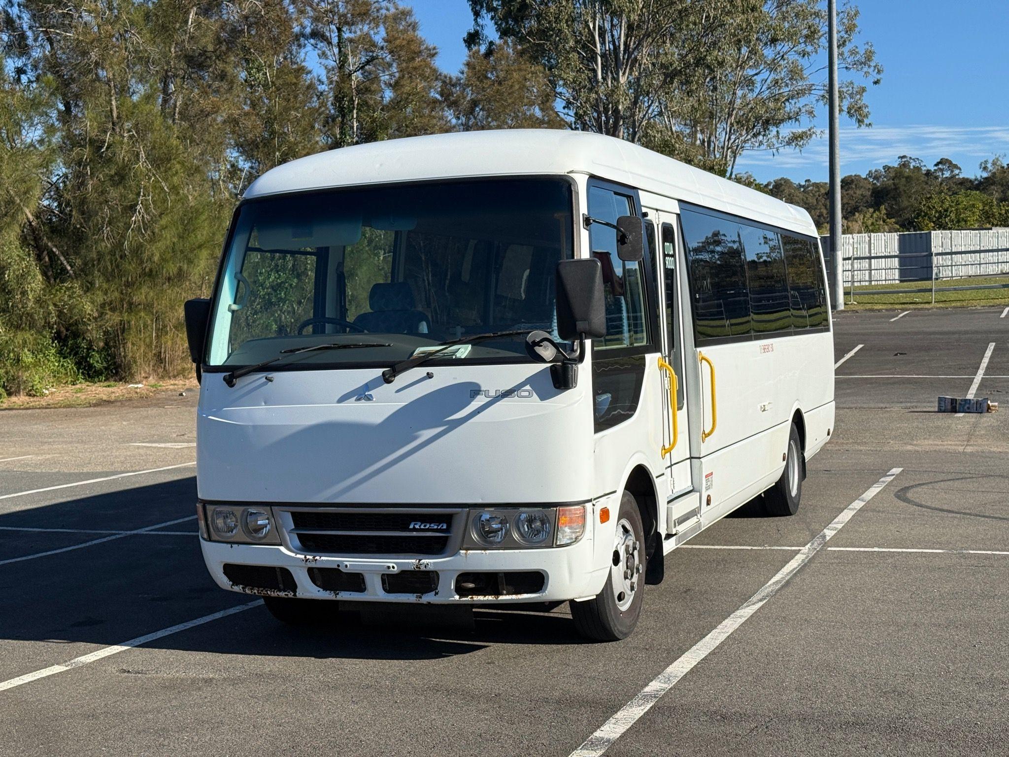 MITSUBISHI Fuso Rosa