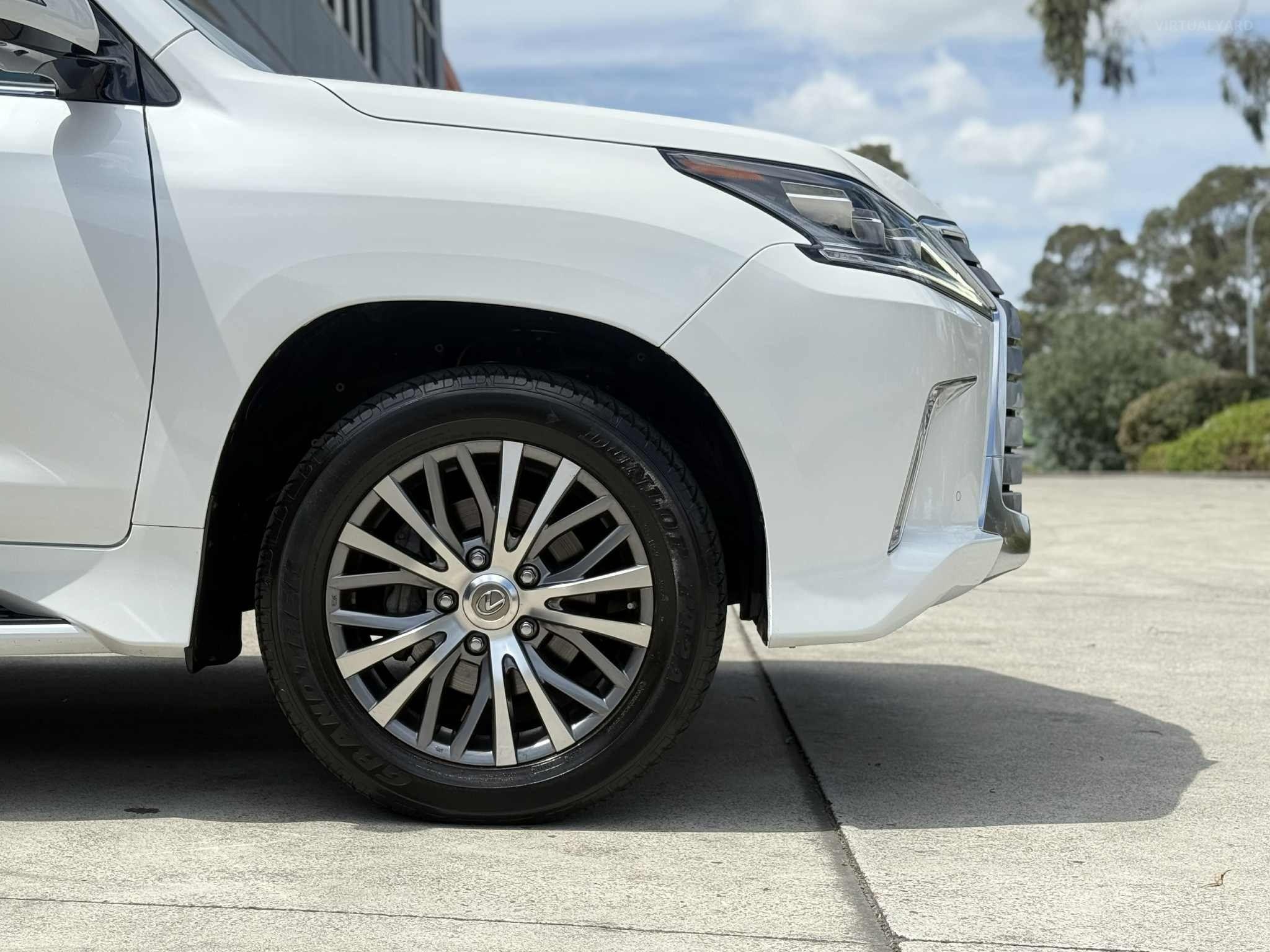 LEXUS LX570