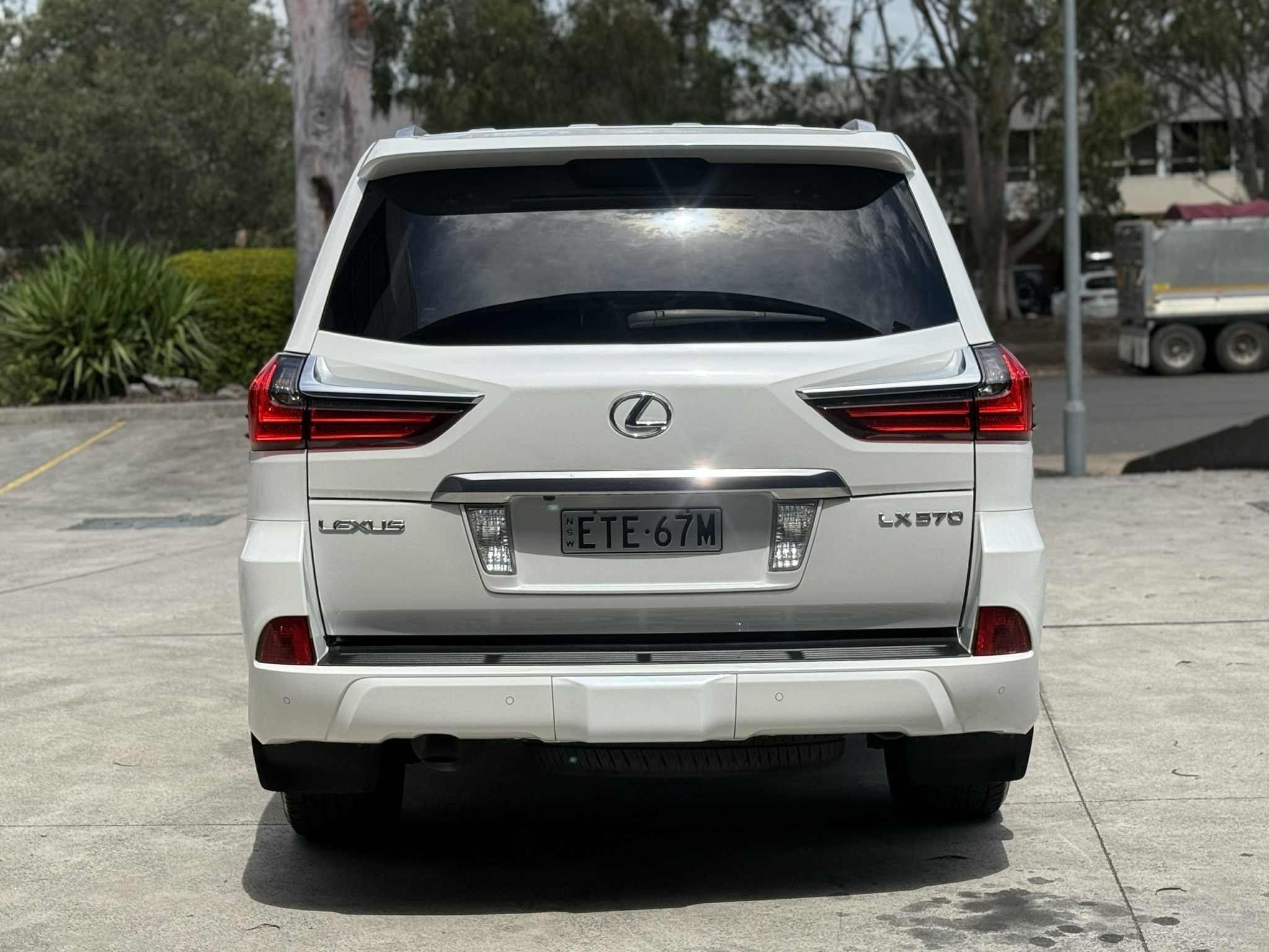 LEXUS LX570