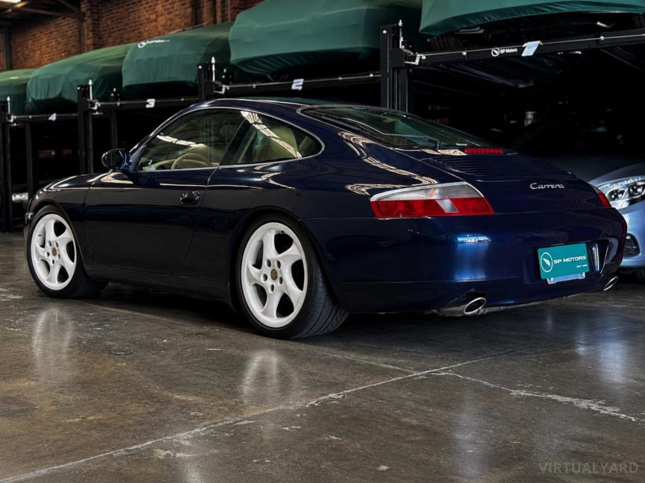 PORSCHE 911