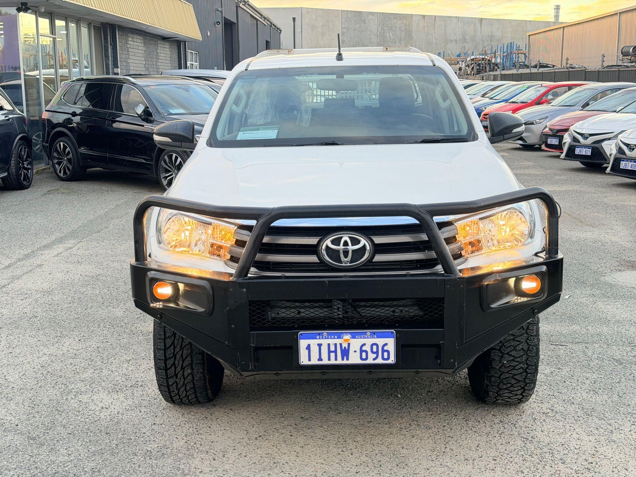 TOYOTA HILUX