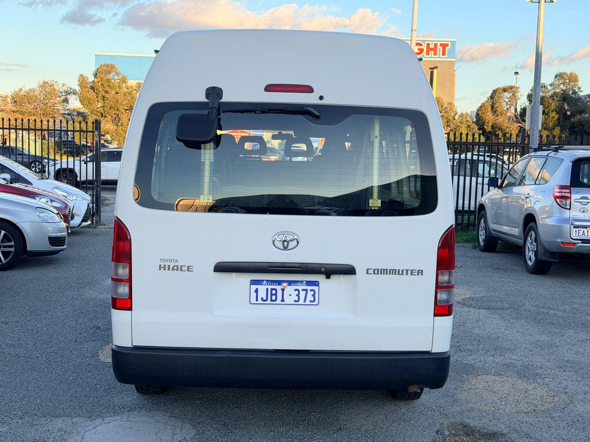 TOYOTA HIACE