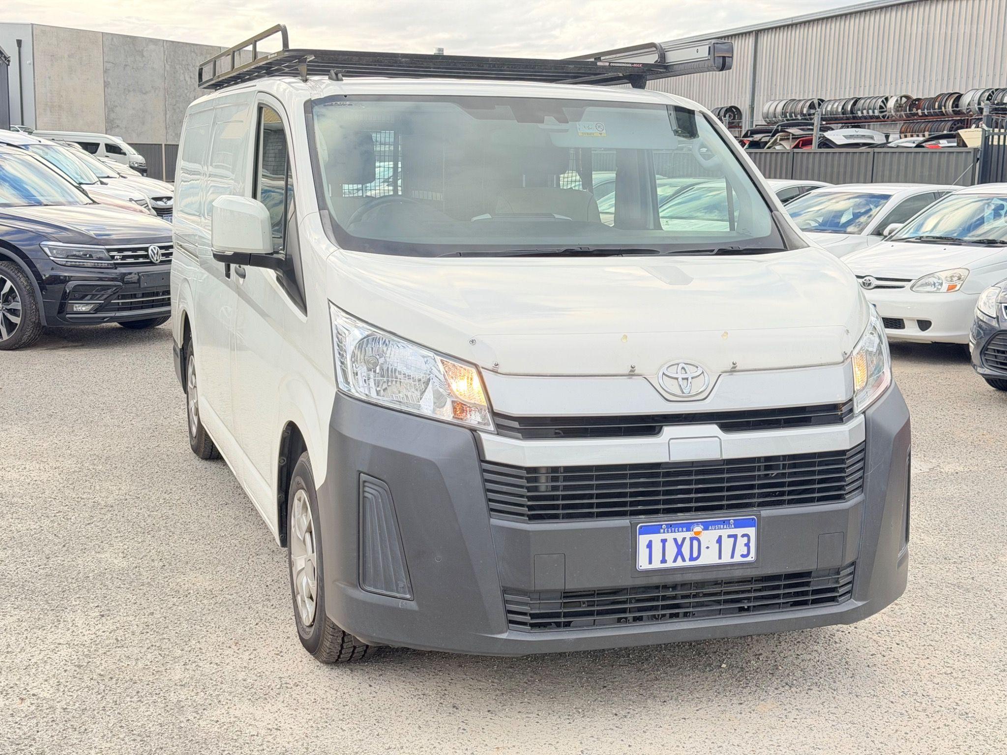 TOYOTA HIACE