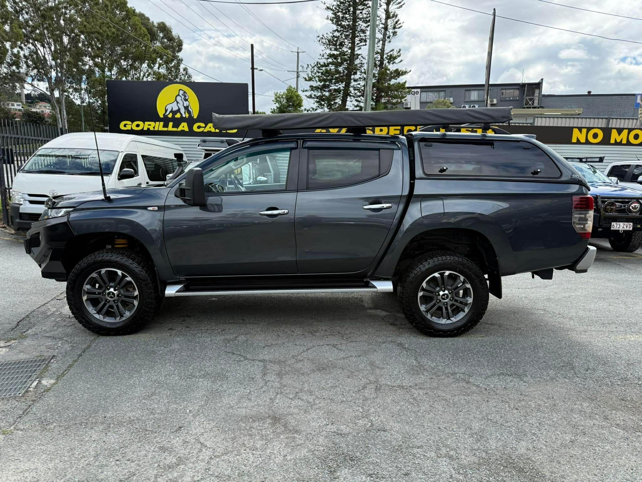 MITSUBISHI TRITON