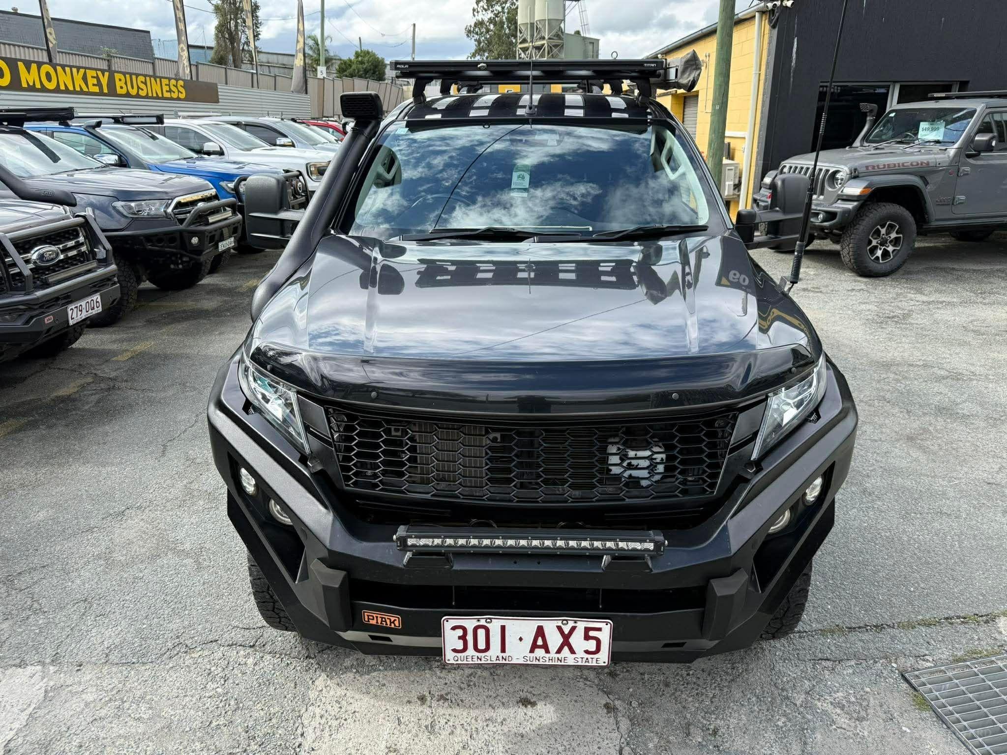 MITSUBISHI TRITON