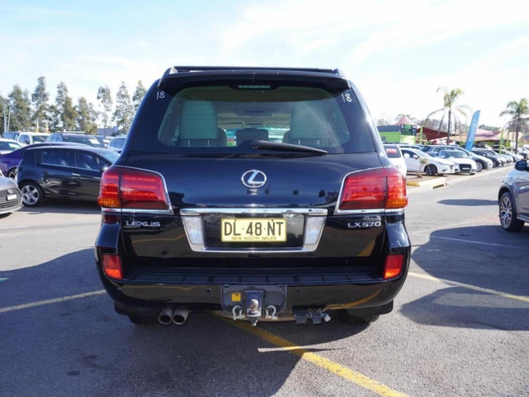 Lexus LX