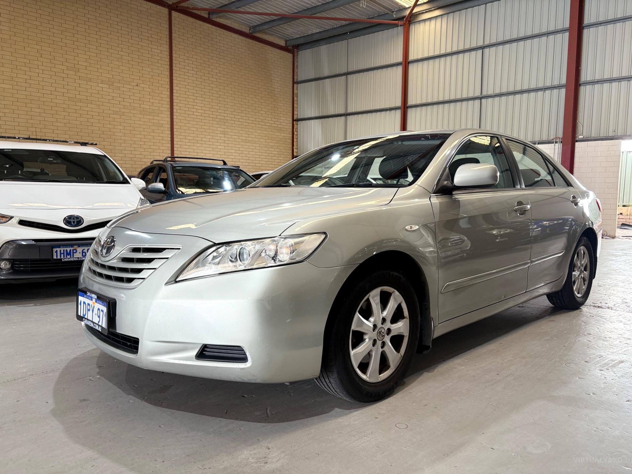 TOYOTA CAMRY