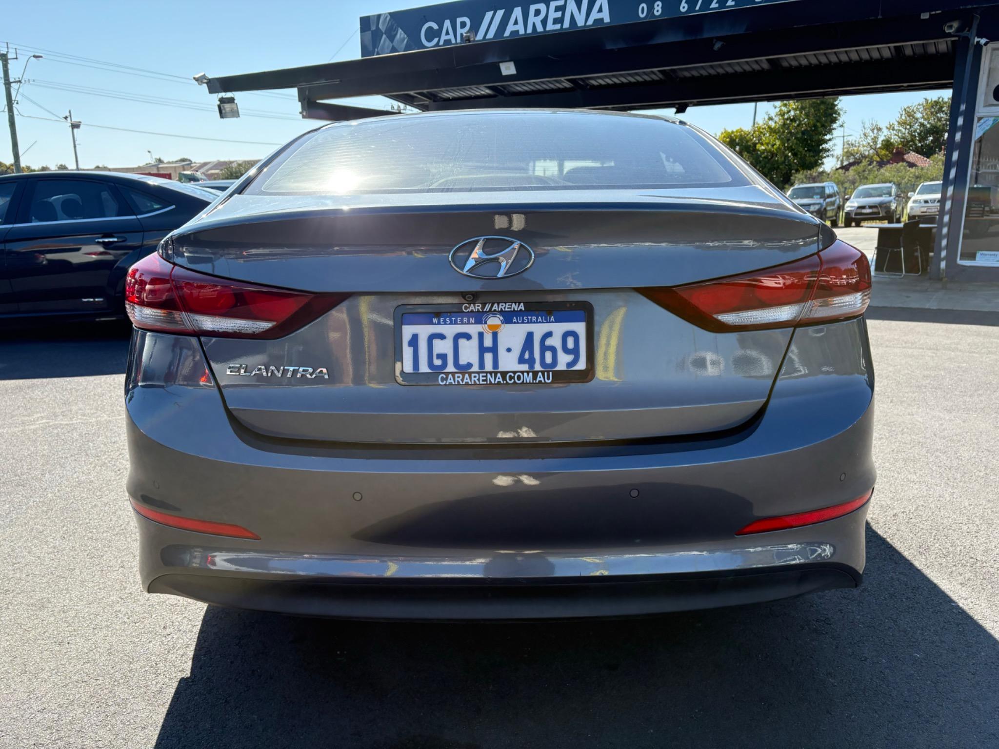 HYUNDAI ELANTRA