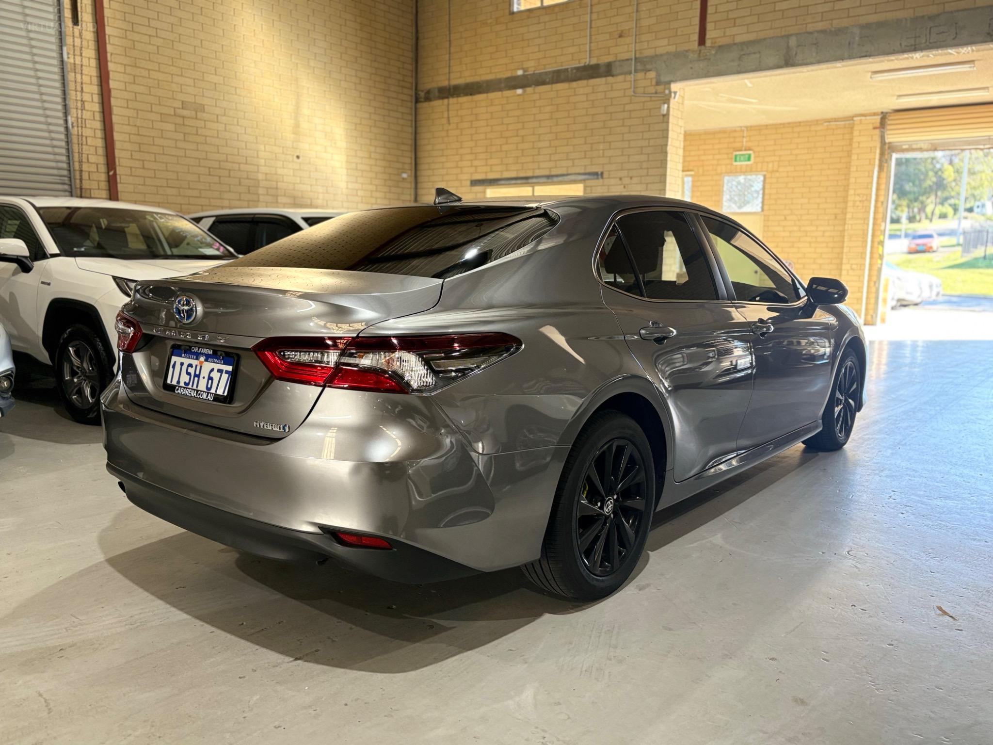 TOYOTA CAMRY