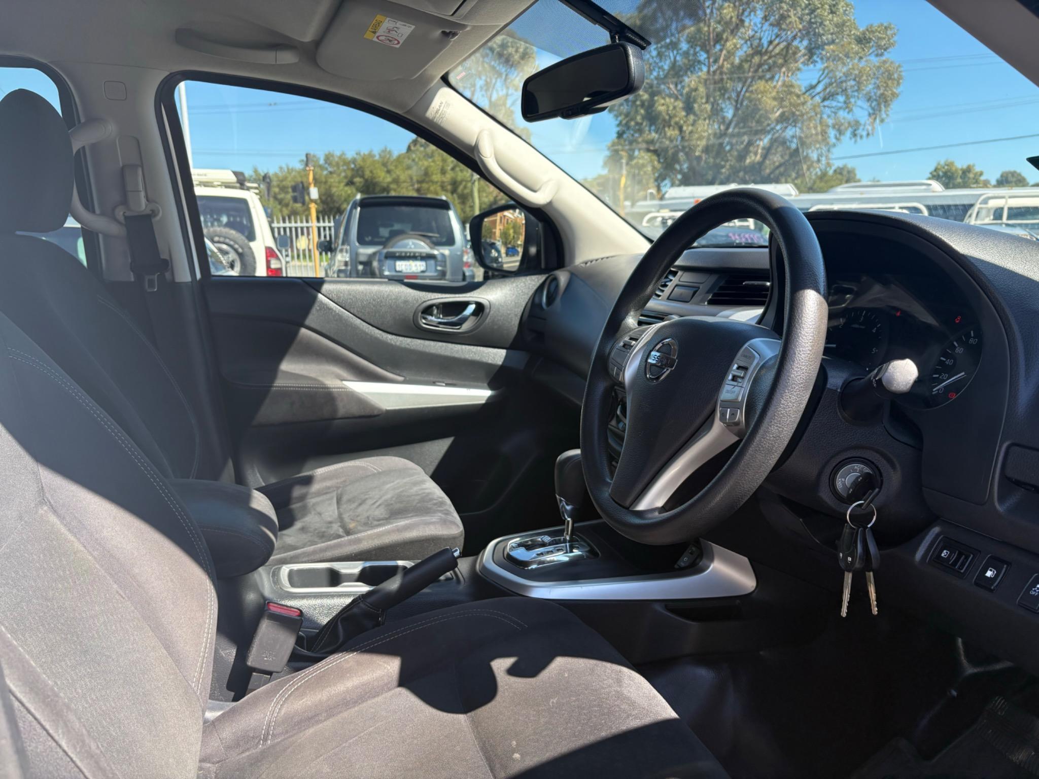 NISSAN NAVARA