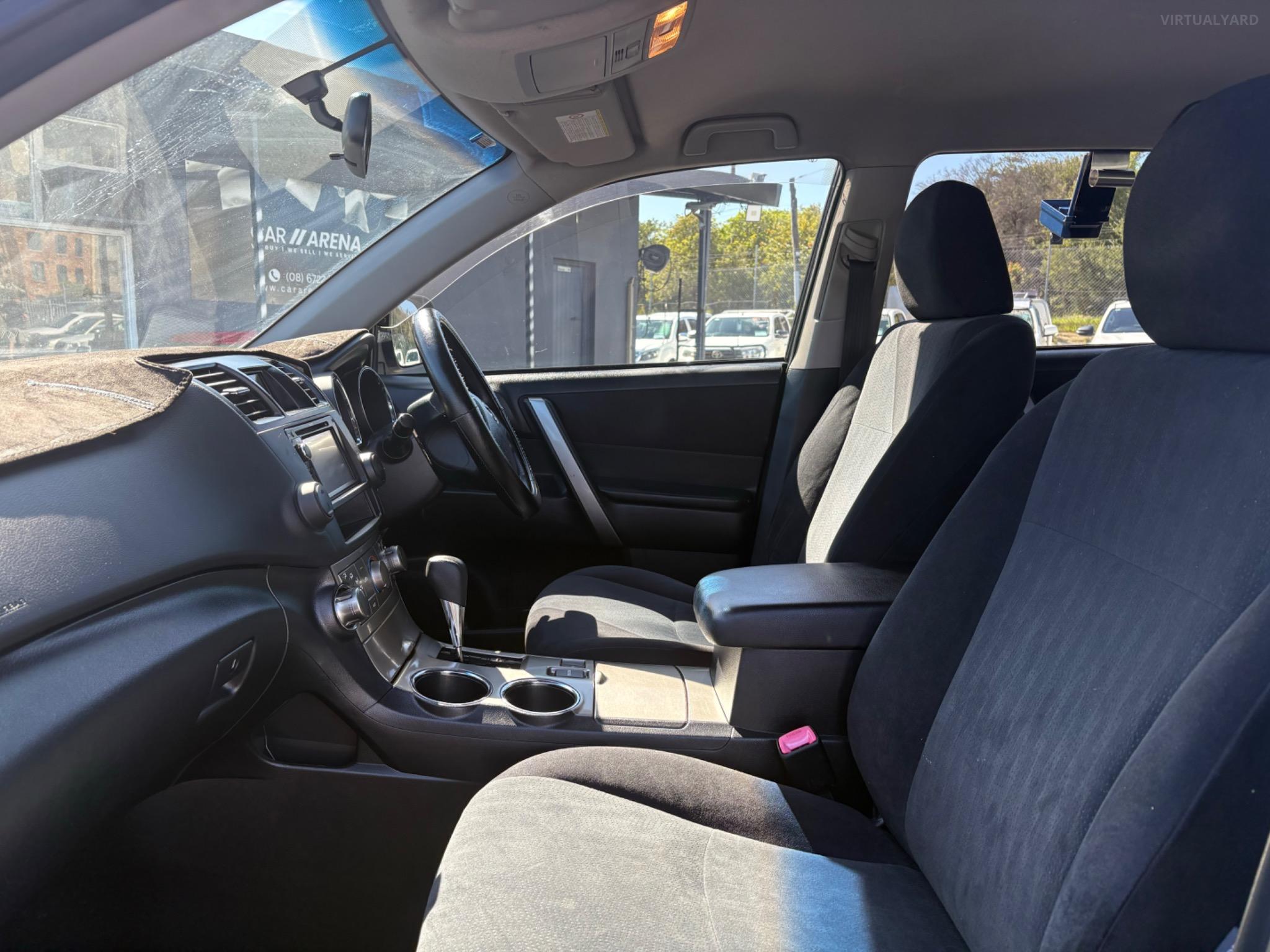 TOYOTA KLUGER