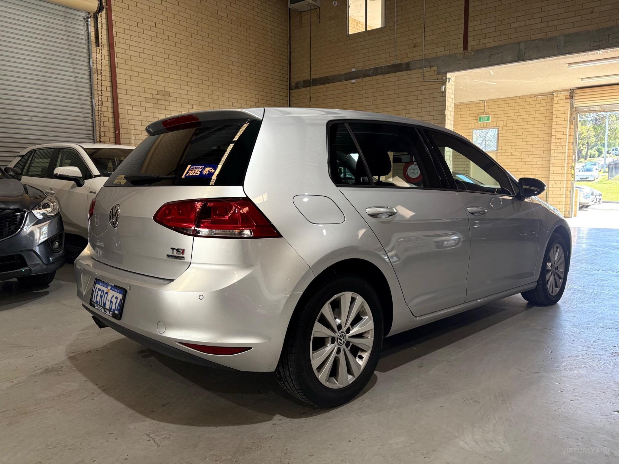 VOLKSWAGEN GOLF