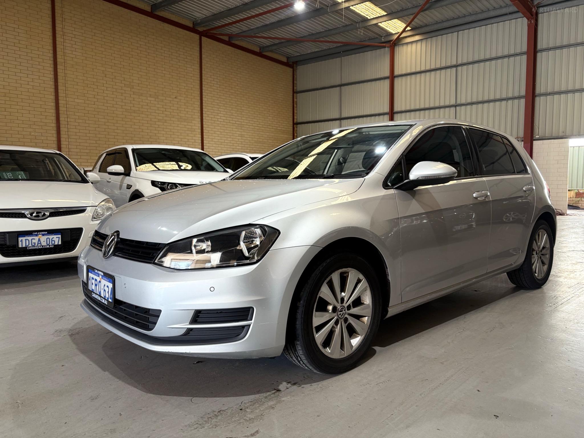 VOLKSWAGEN GOLF