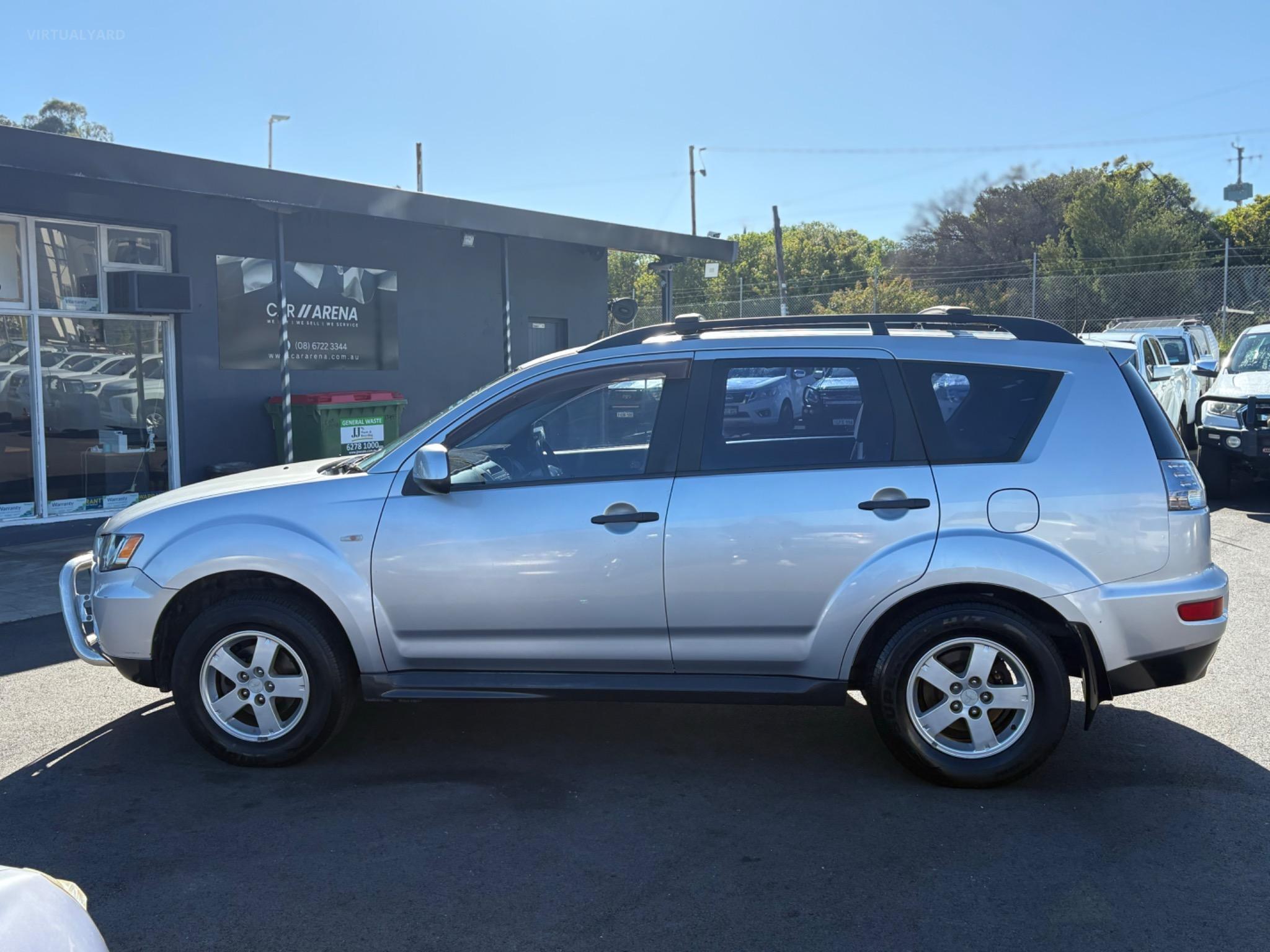 MITSUBISHI OUTLANDER