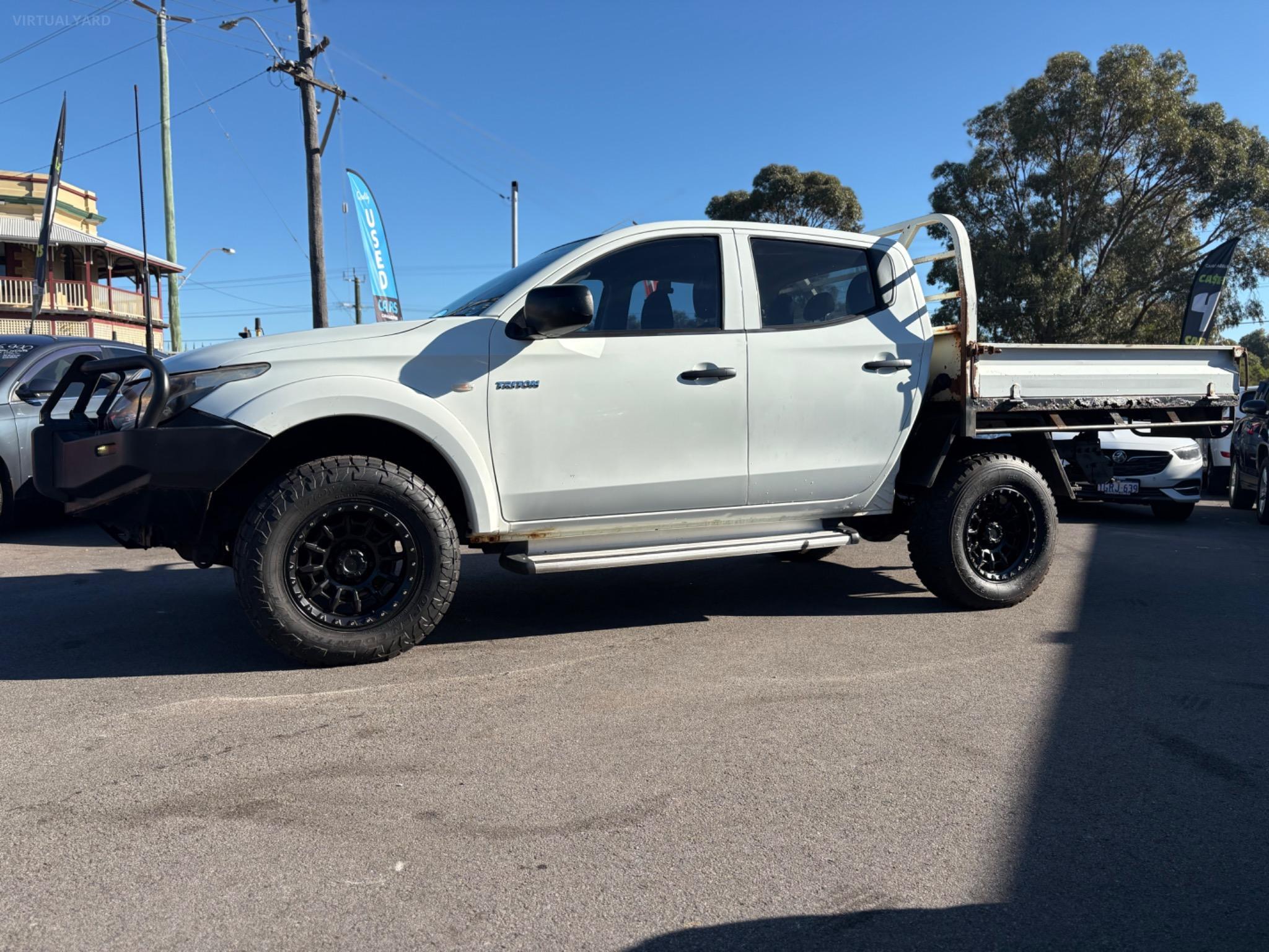MITSUBISHI TRITON