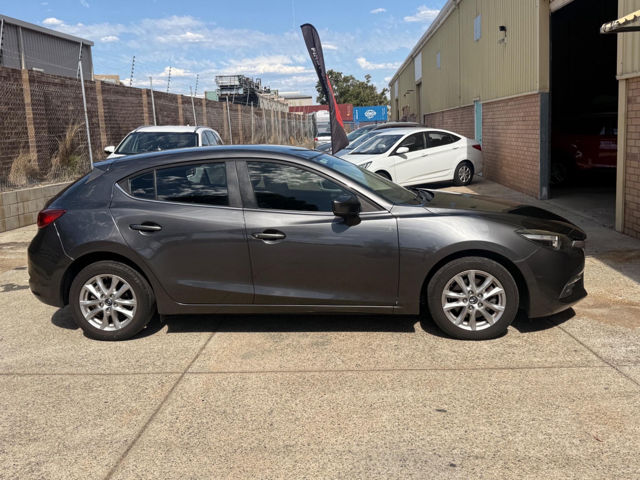 MAZDA MAZDA3