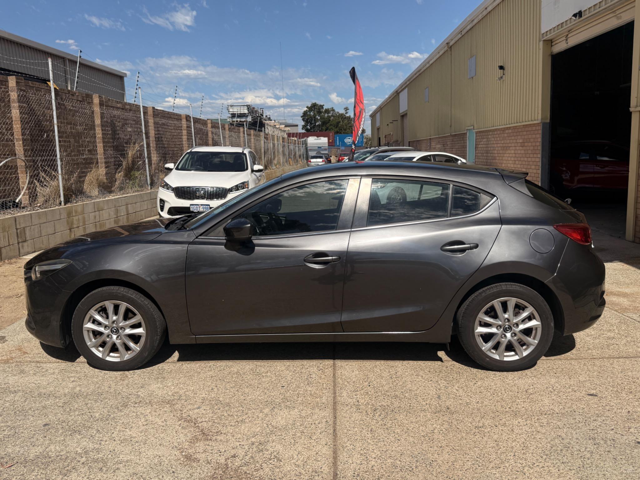 MAZDA MAZDA3