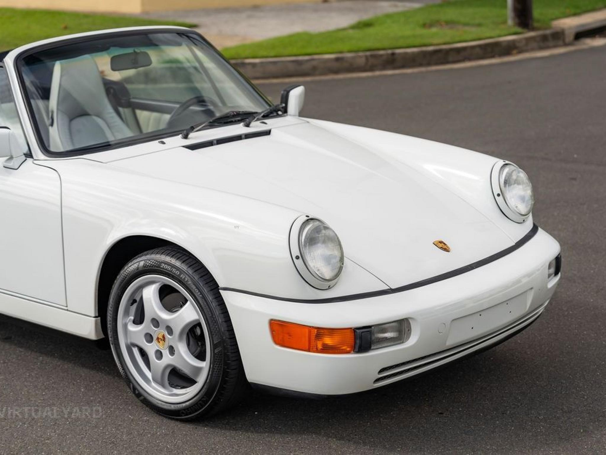 PORSCHE 911