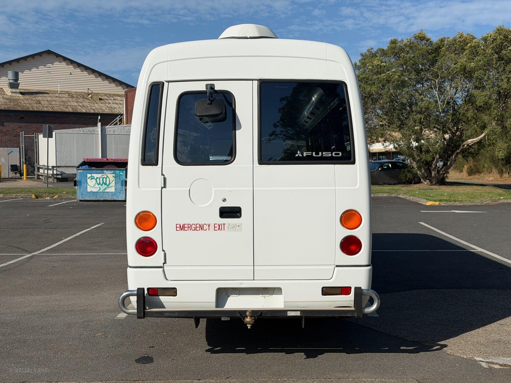 MITSUBISHI Fuso Rosa