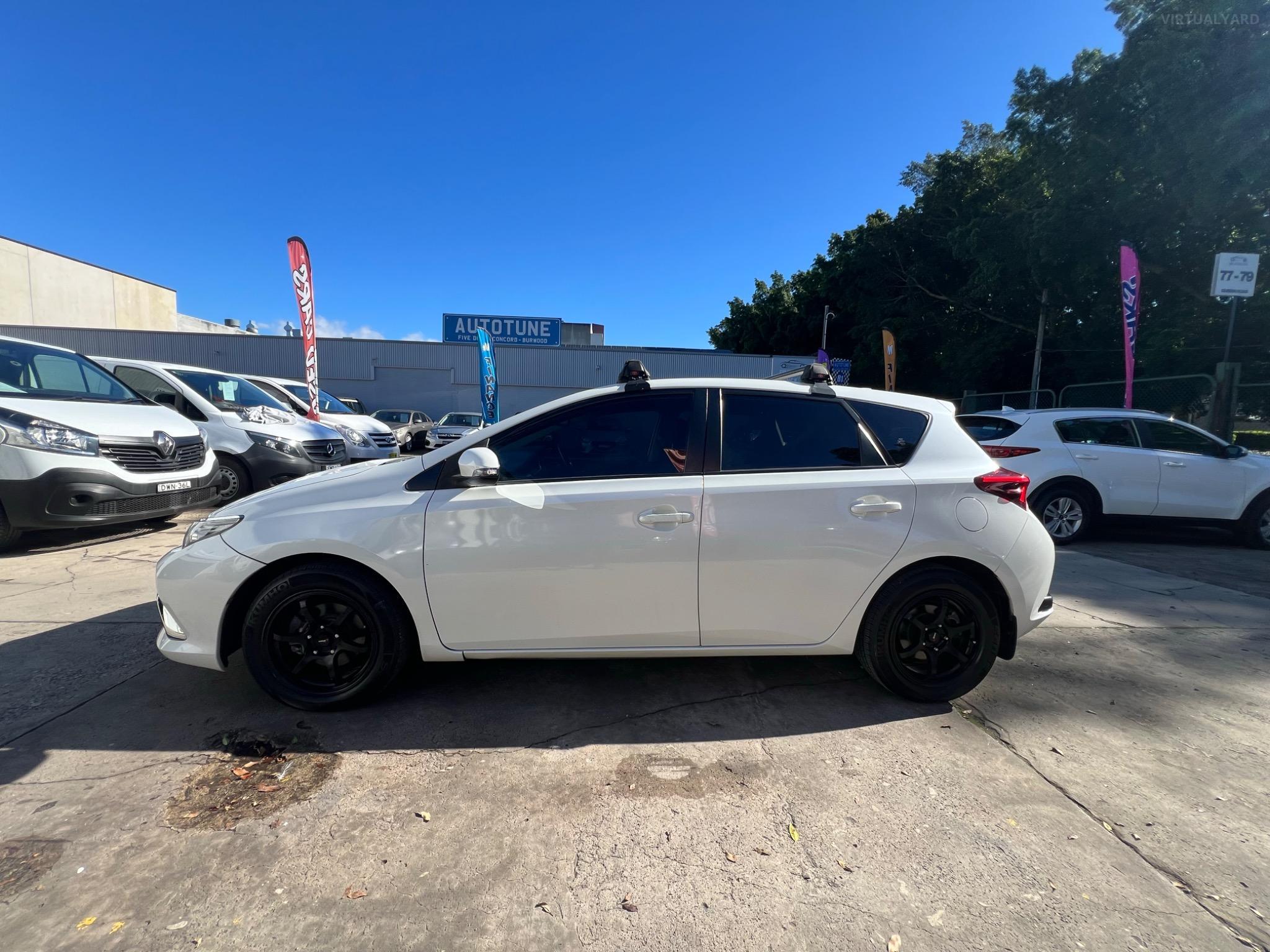 TOYOTA COROLLA
