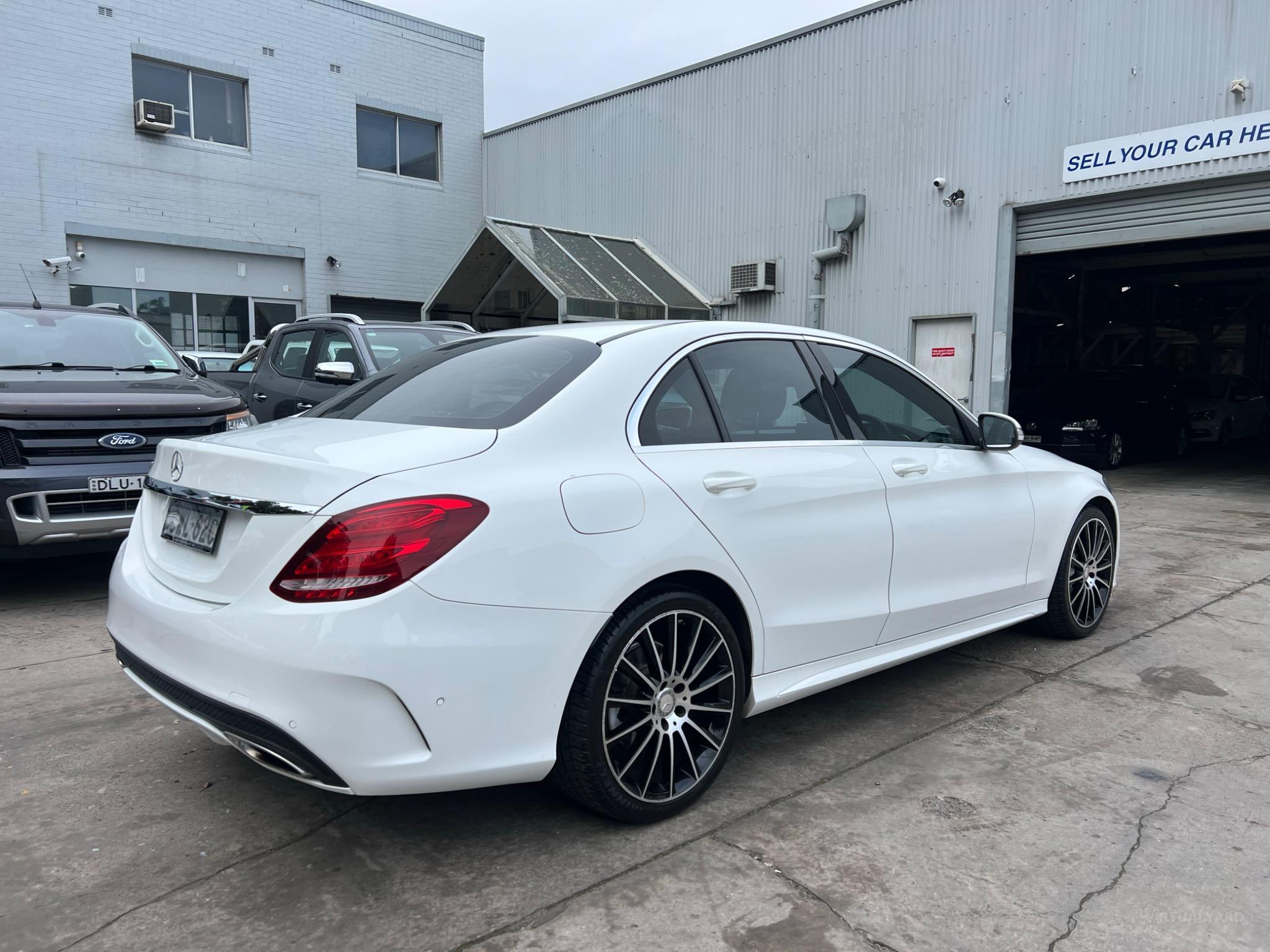 MERCEDES-BENZ C200