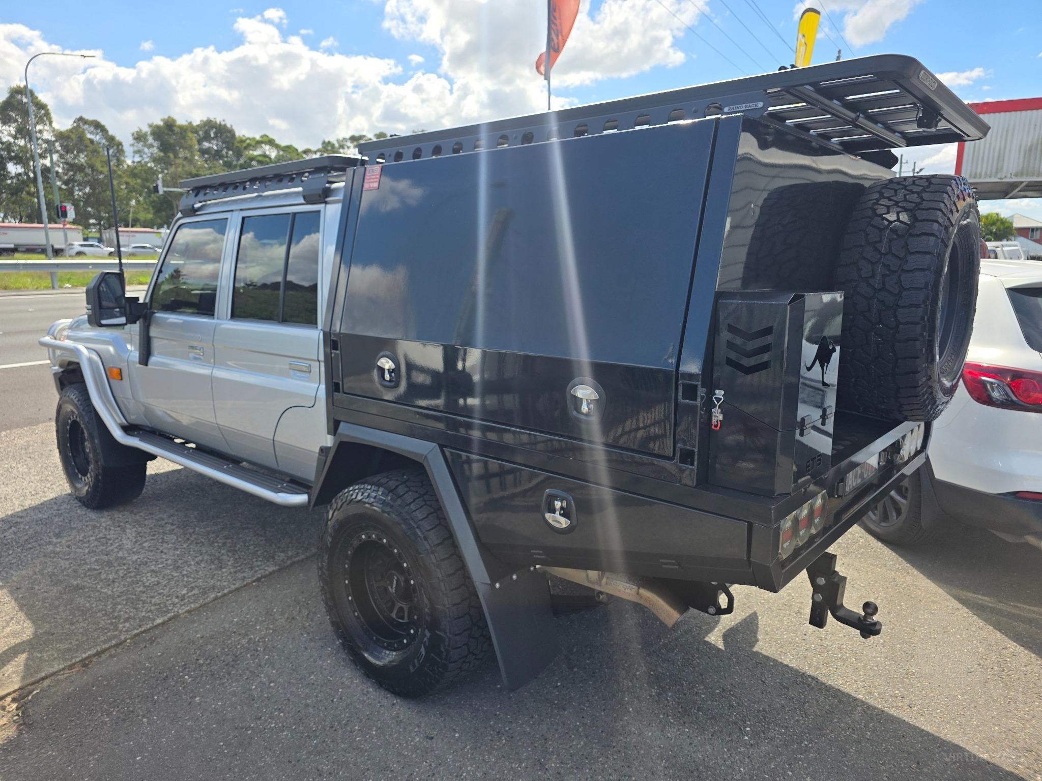 TOYOTA LANDCRUISER 70 SERIES
