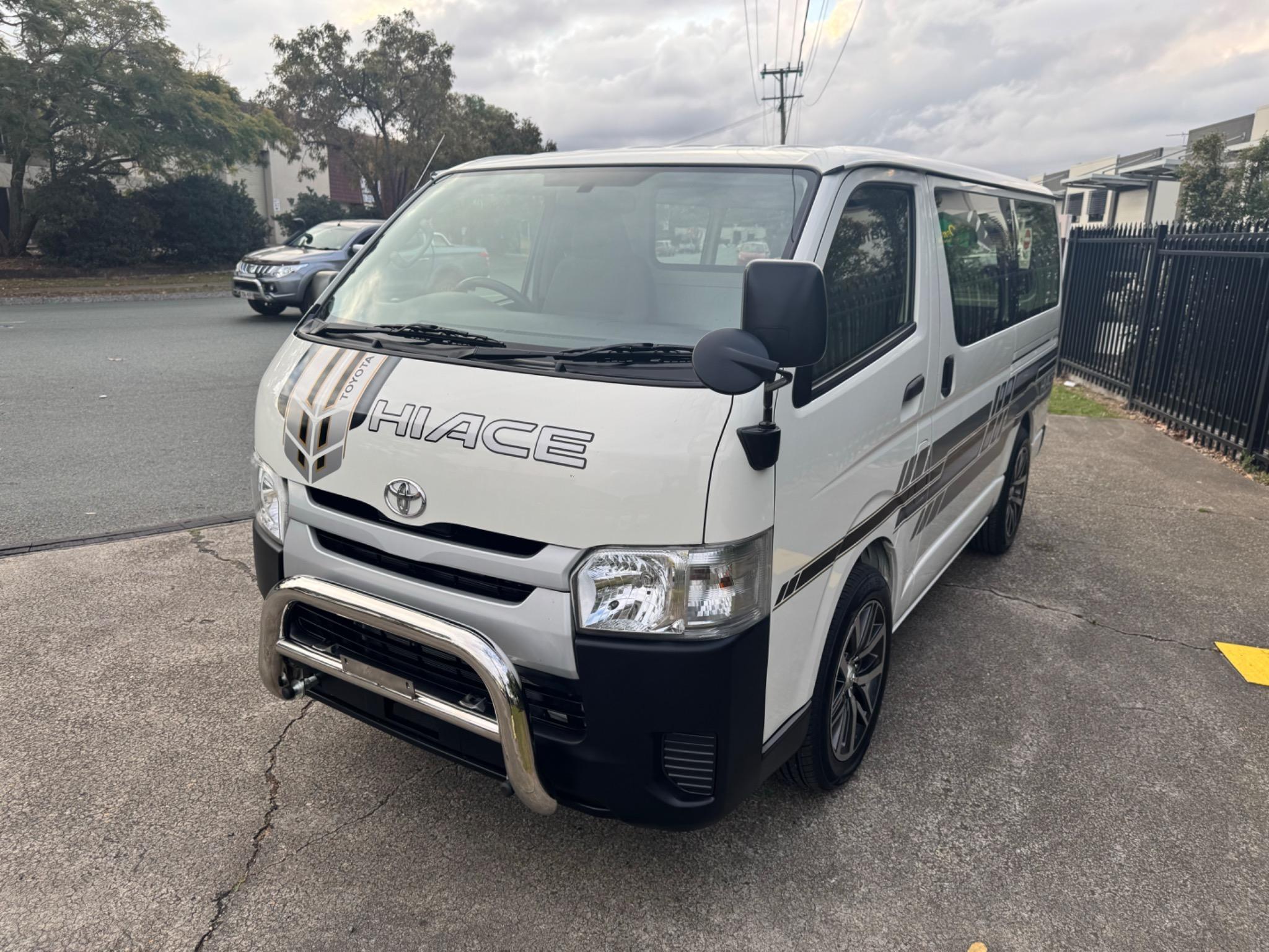 TOYOTA HIACE