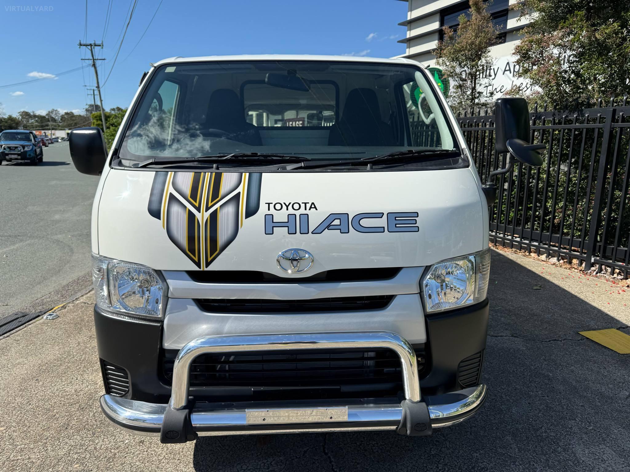 TOYOTA HIACE