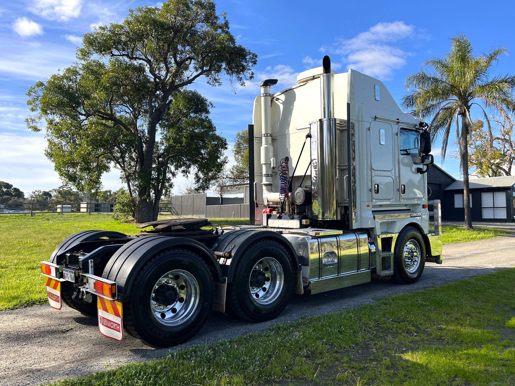 KENWORTH K200