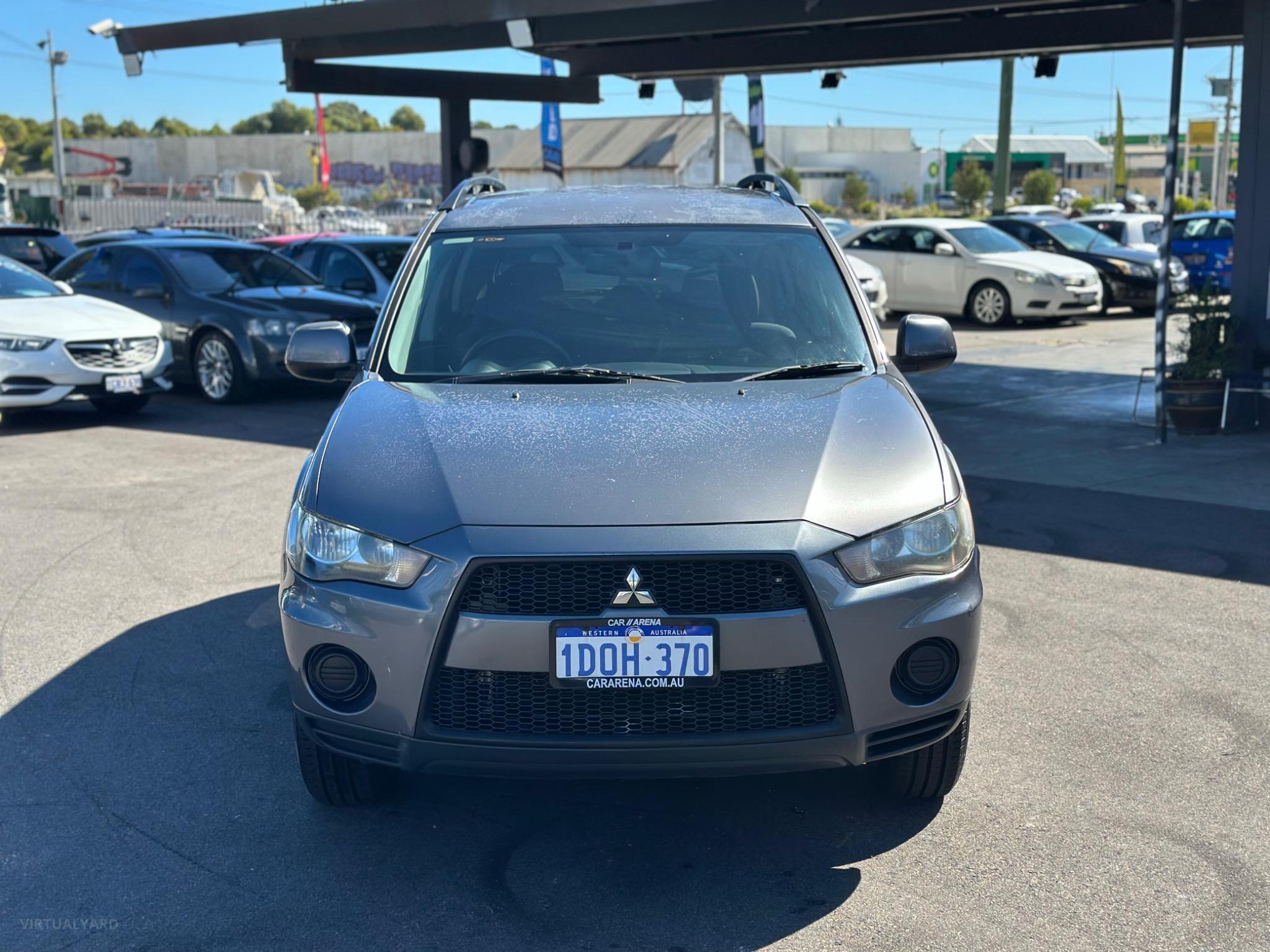 MITSUBISHI OUTLANDER