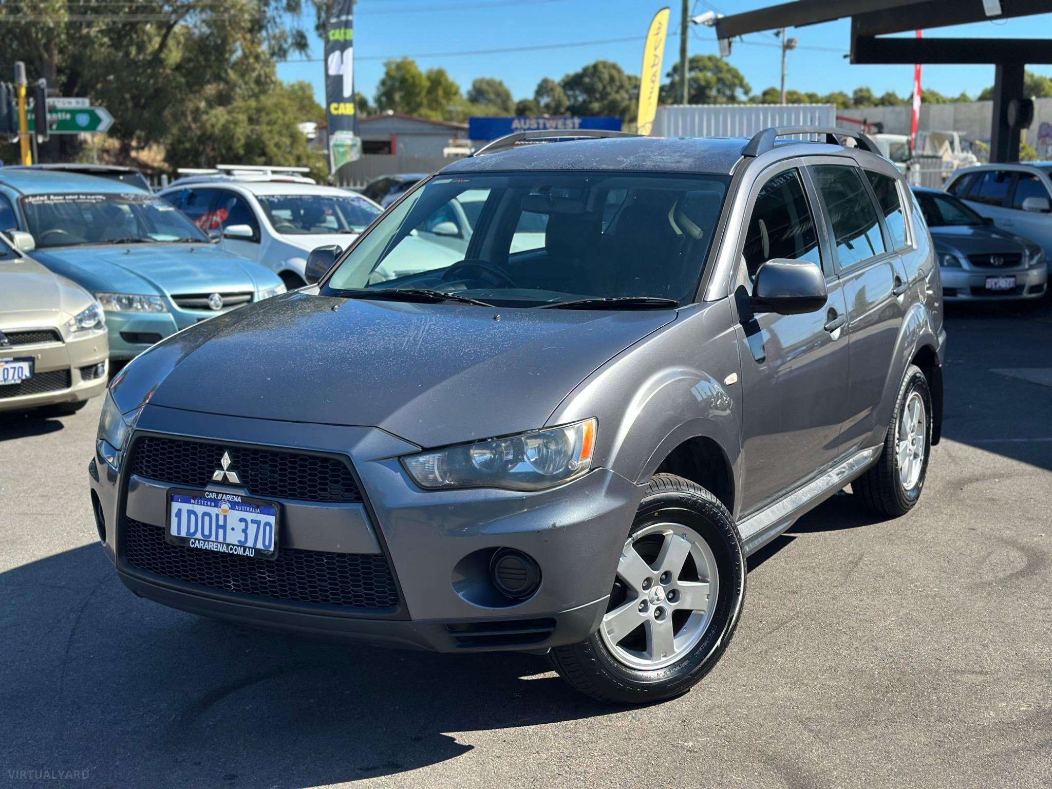 MITSUBISHI OUTLANDER
