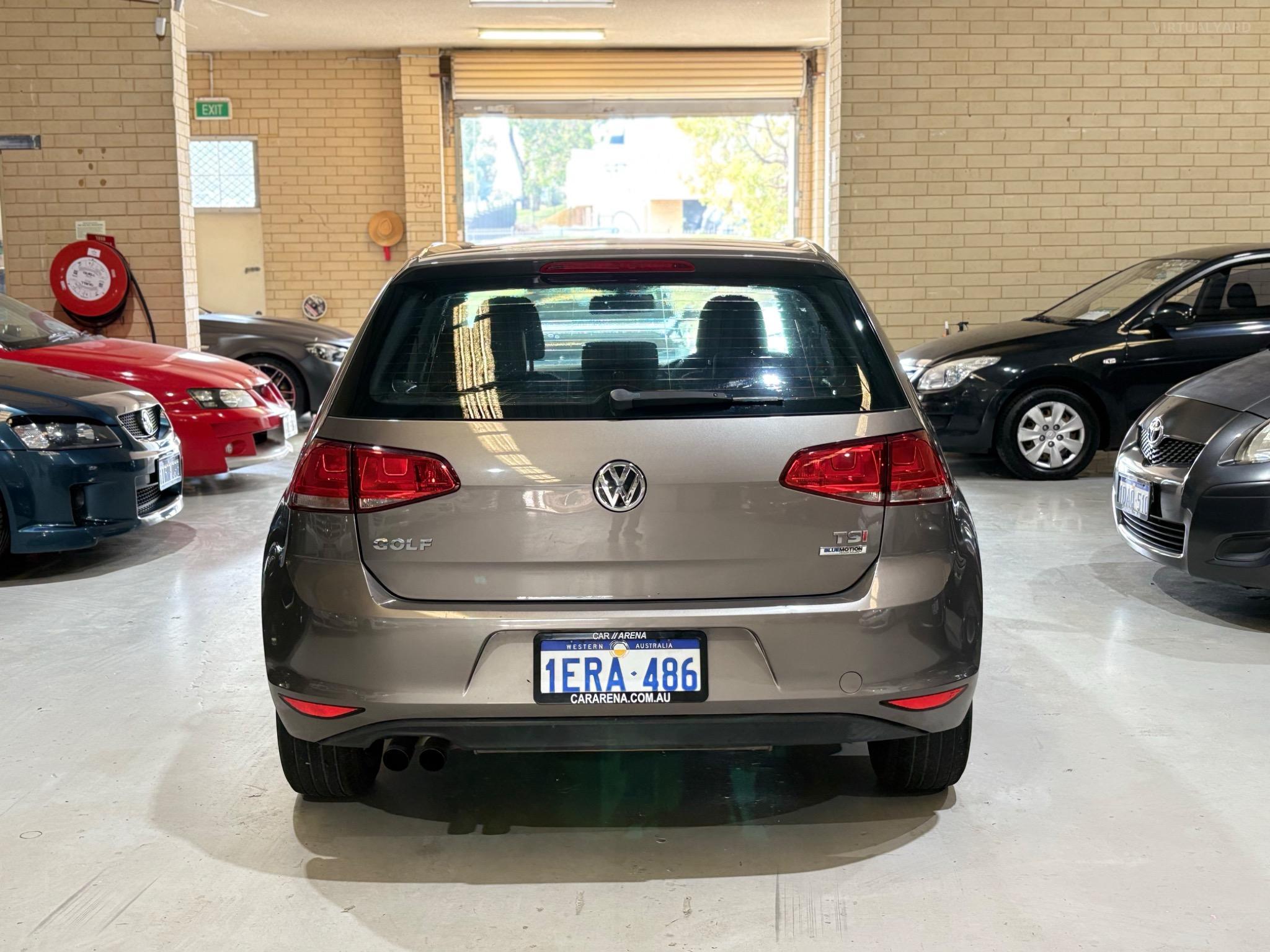VOLKSWAGEN GOLF