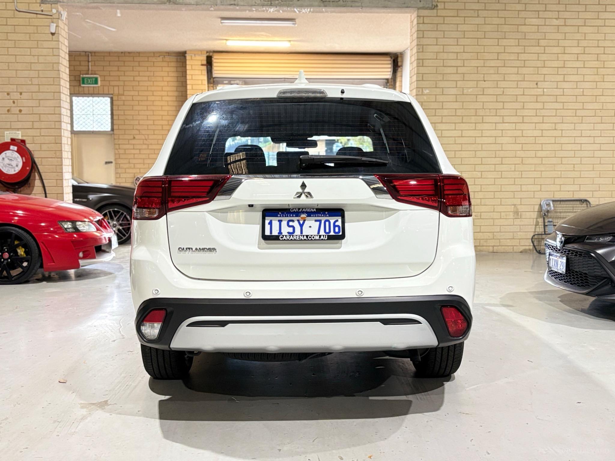 MITSUBISHI OUTLANDER