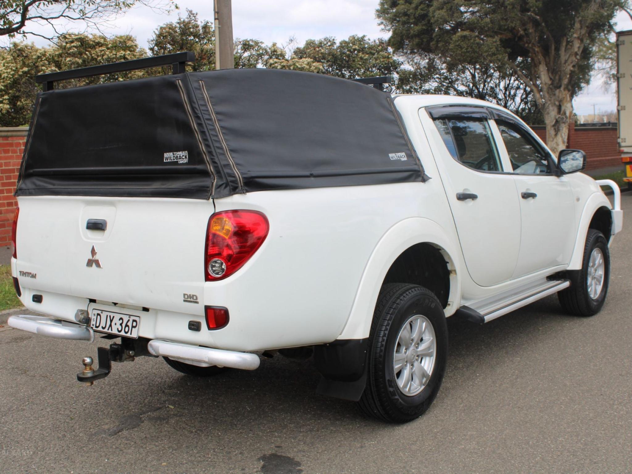MITSUBISHI TRITON